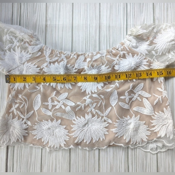 Here Comes the Sun Floral Lace Crop Top with Nude Panel in White Size Small - Picture 5 of 8